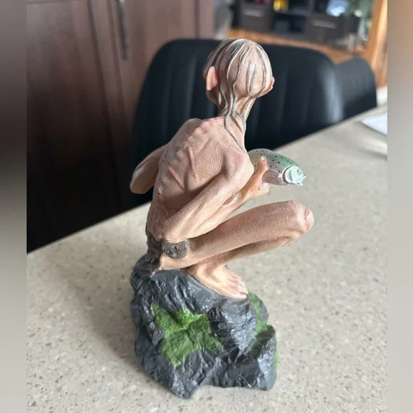 Smeagol Lord of the Rings Two Towers Figurine Resin 7” Tall - Picture 4 of 5